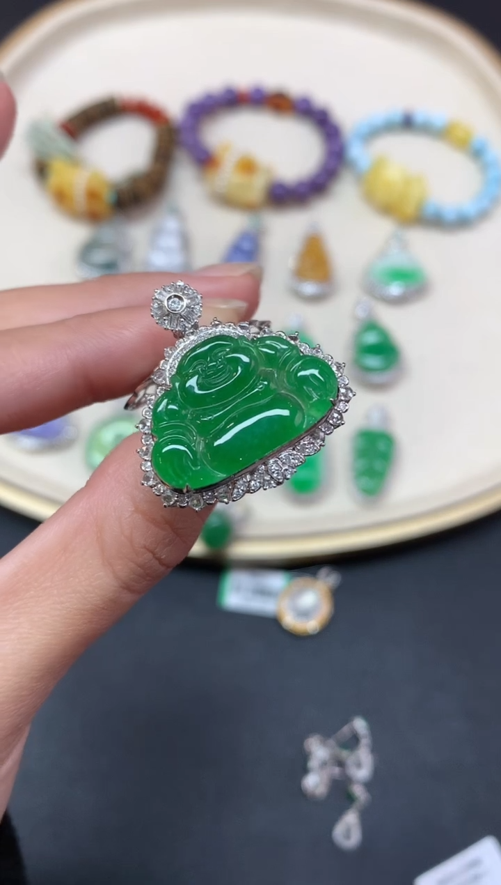 【闪购商品】翡翠吊坠(不含链)18K金镶嵌吊坠A100|29800