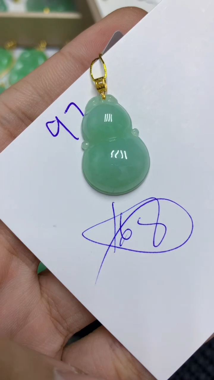 颈饰18K金镶嵌翡翠缅甸A货翡翠 