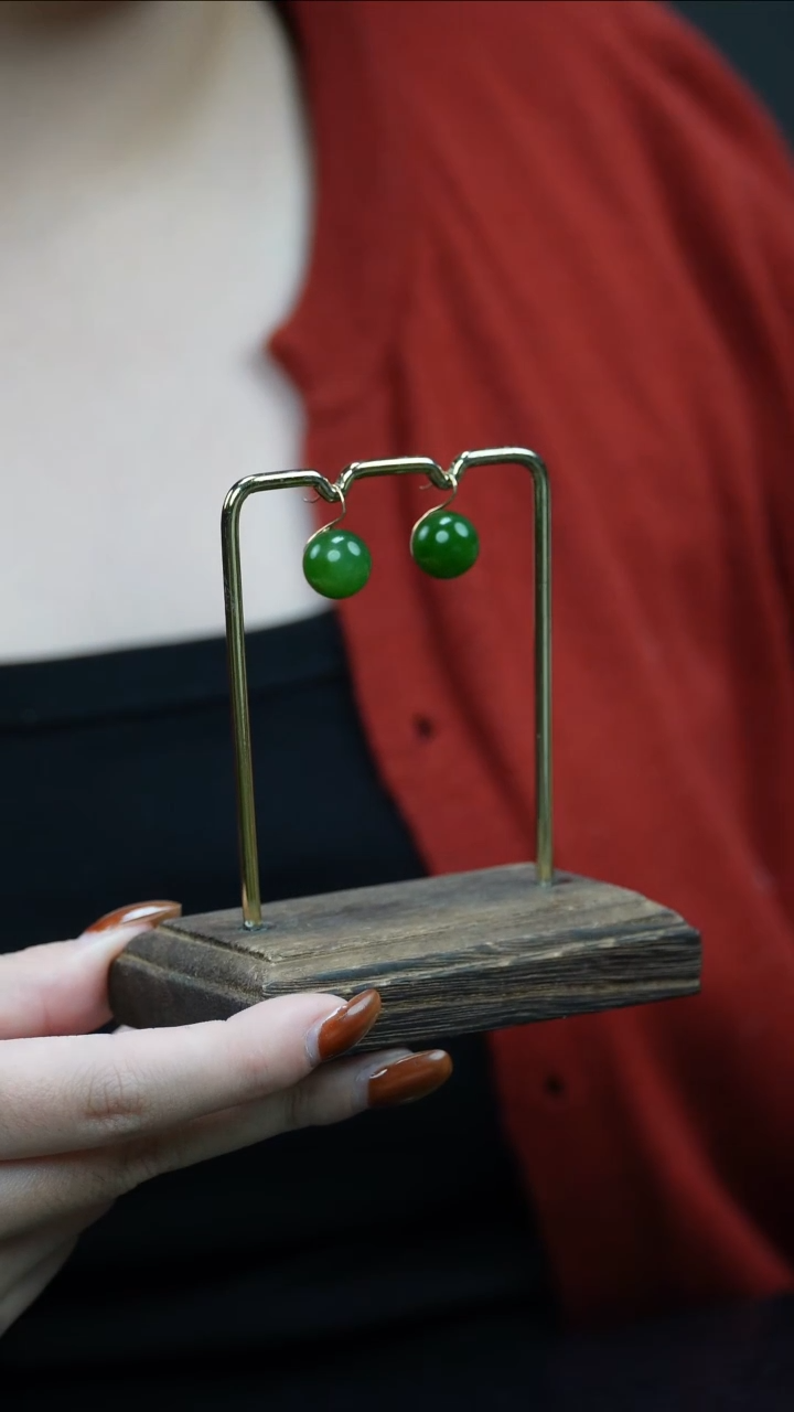 18K金镶嵌和田玉耳饰1