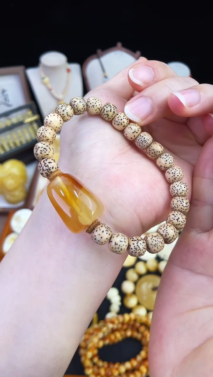 琥珀未镶嵌珠宝奇石柒月