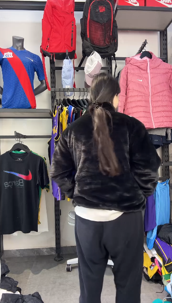 140编码 瑕疵款直播间过款为准 尺码M