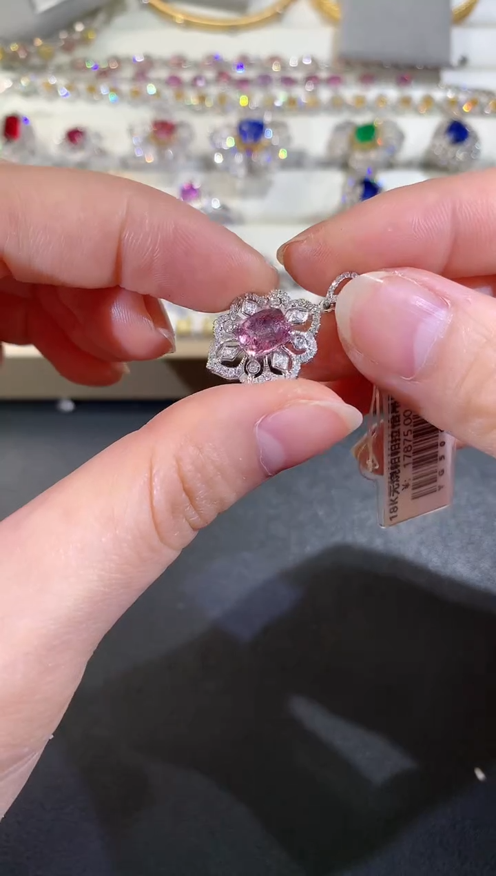 【闪购商品】彩色蓝宝石吊坠18K金镶嵌R409|4800