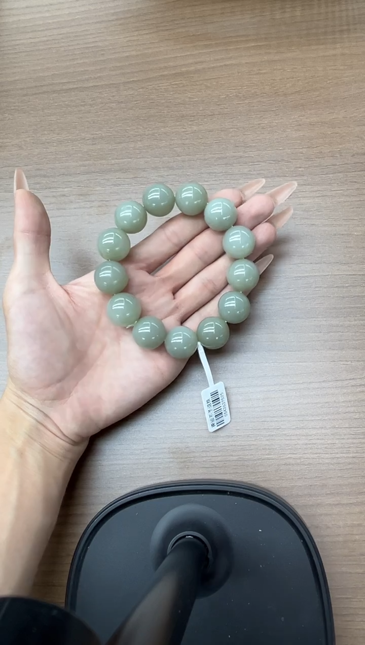 未镶嵌手串和田玉且末近矿微色差卡18