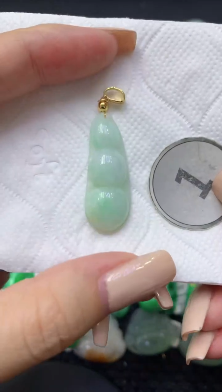 颈饰未镶嵌翡翠天然缅甸翡翠A货