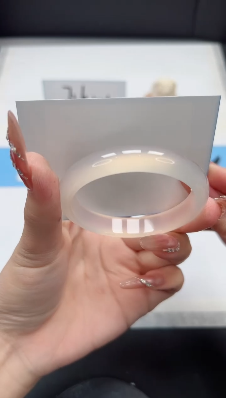 【闪购商品】石英质玉手镯未镶嵌309/53.5荔枝