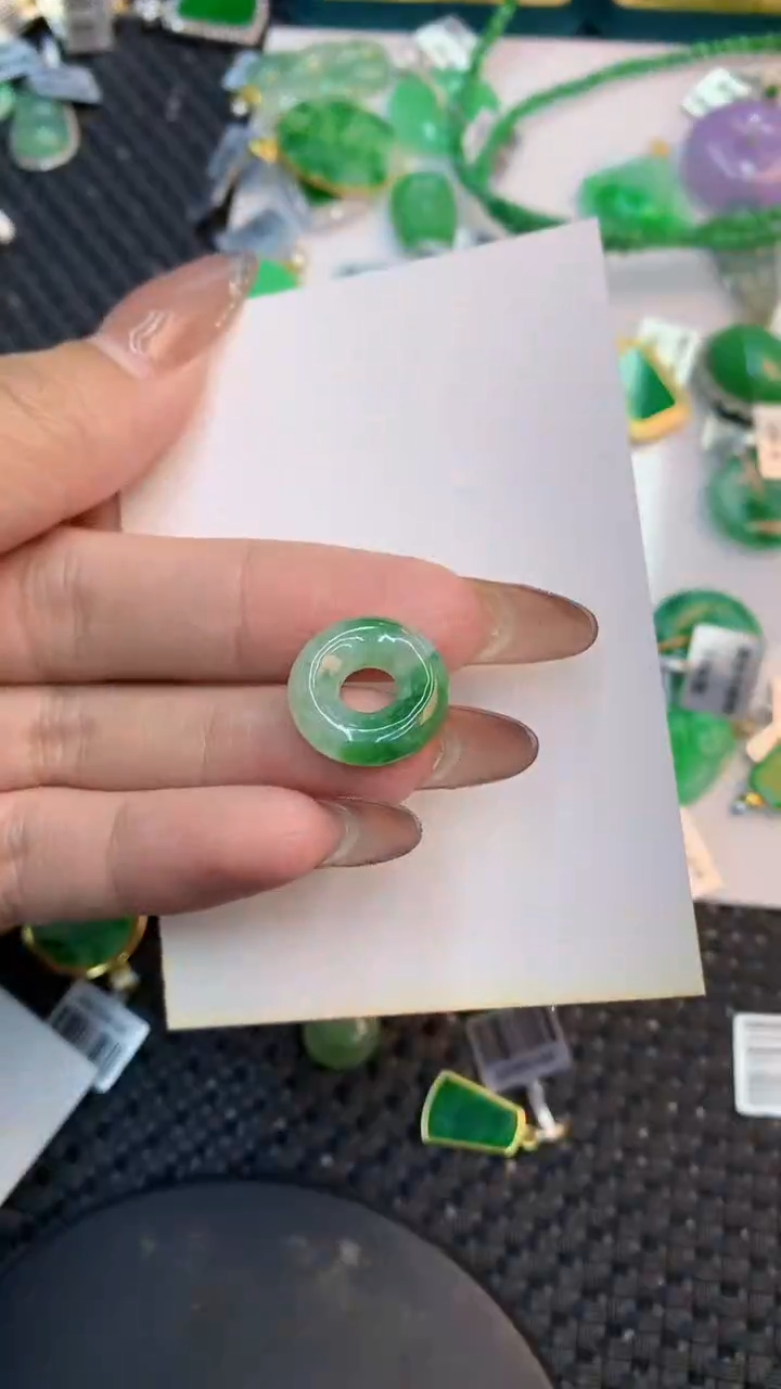 颈饰未镶嵌翡翠1