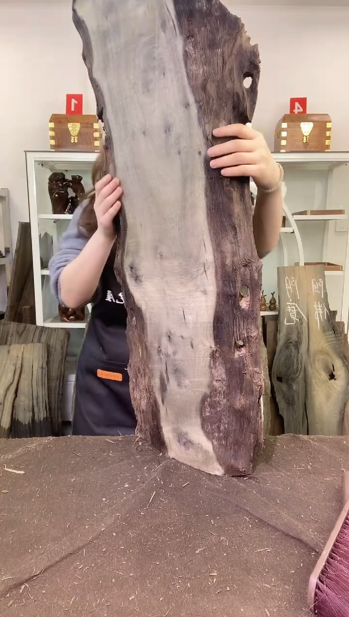 东****厂金丝楠木原料木材