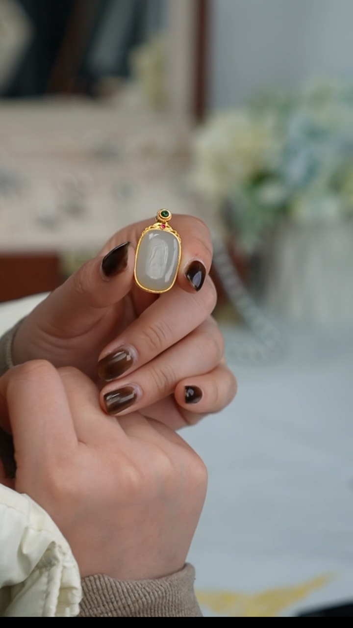 【闪购商品】和田玉吊坠(不含链)18K金镶嵌吊坠