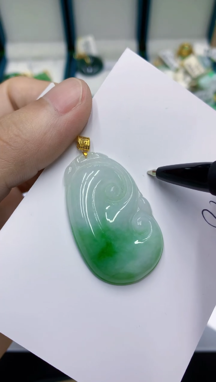 颈饰18K金镶嵌翡翠翡翠
