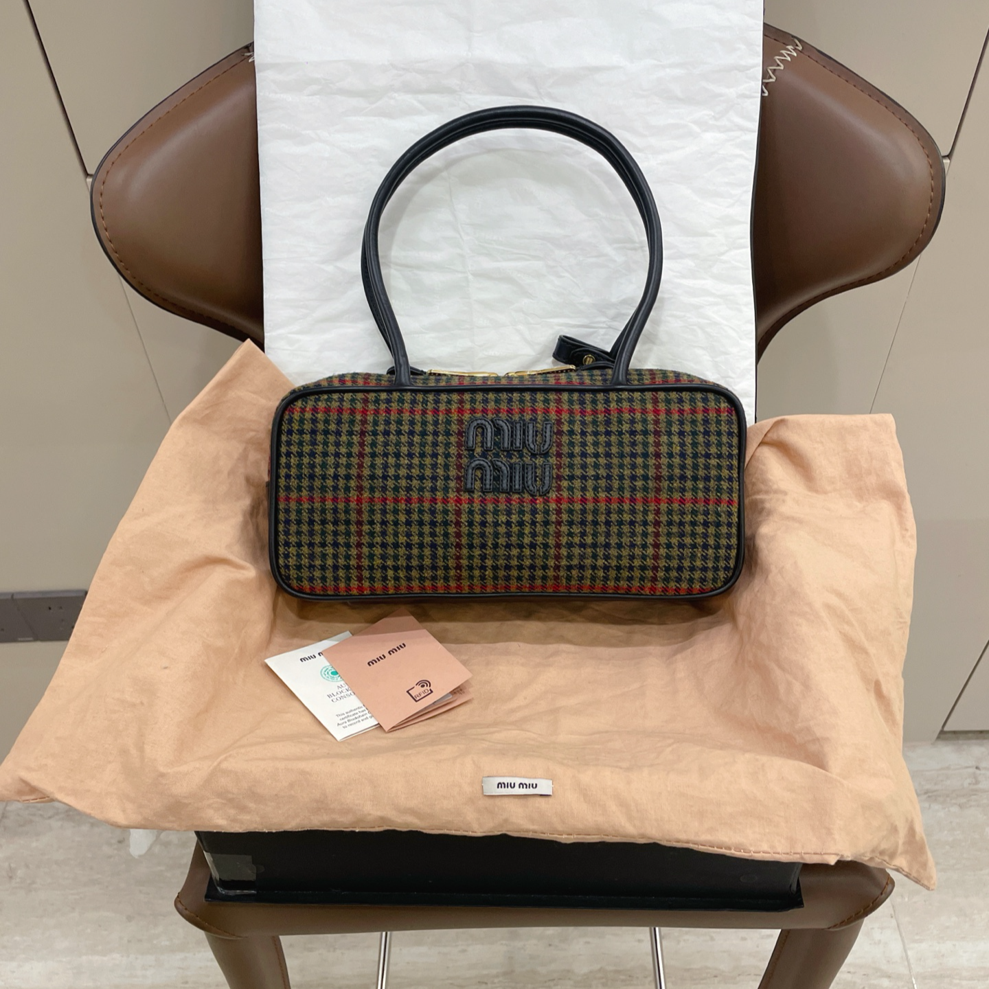 99新 MIU MIU/缪缪 98新千鸟格保龄球手提包