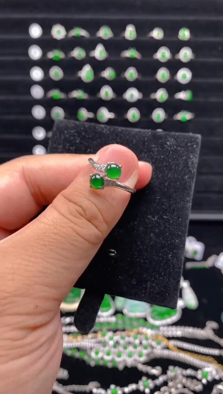 【闪购商品】翡翠挂件银S925镶嵌翡翠