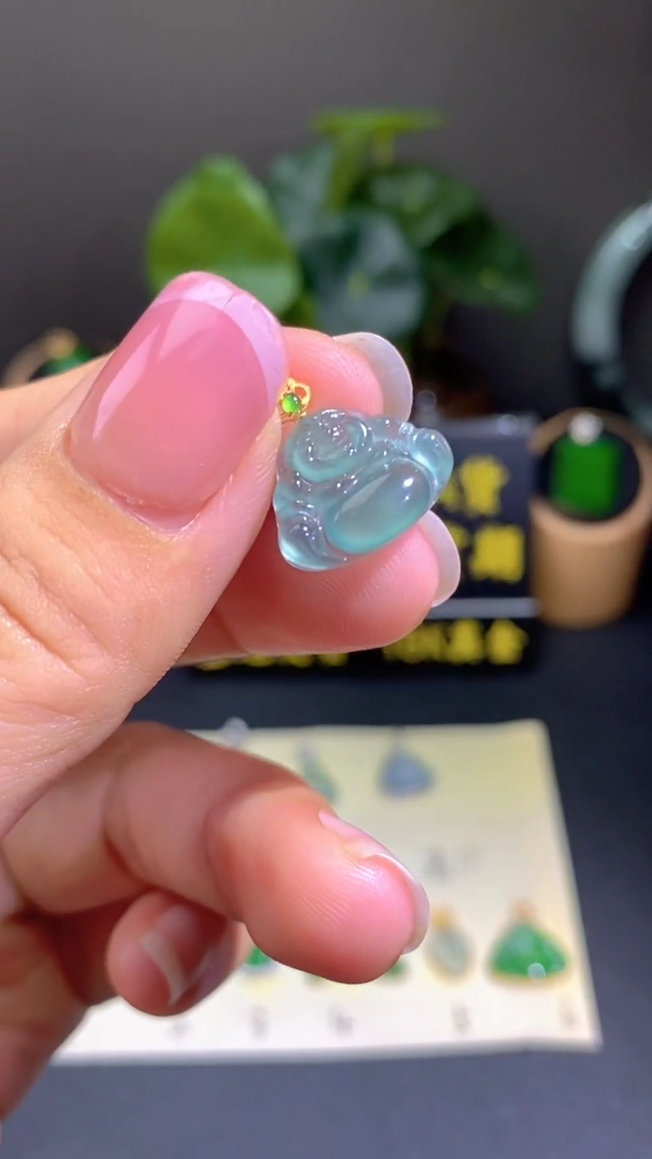 翡翠18K金镶嵌颈饰翡翠A货