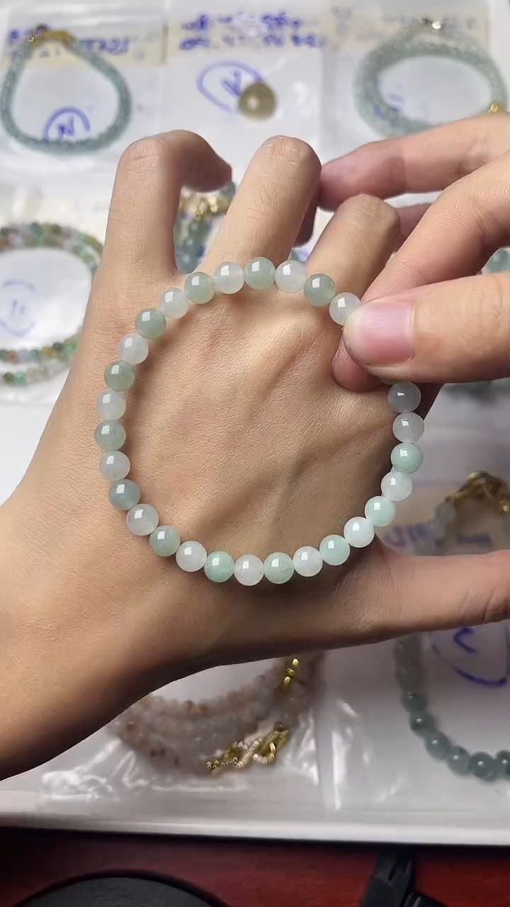 未镶嵌定制翡翠多宝白月光➕淡果绿手串卡6.2
