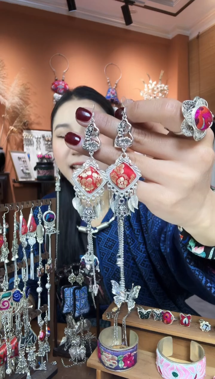 【闪购商品】刺绣纯手工民族风耳环