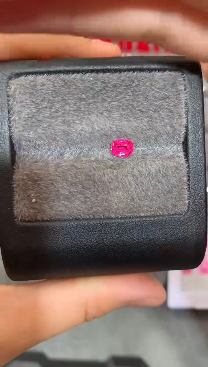 【闪购商品】定制尖晶石裸石未镶嵌枕型 绝地 0.74ct