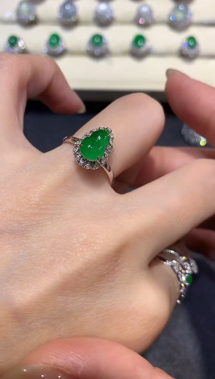 【闪购商品】翡翠戒指18K金镶嵌a1365