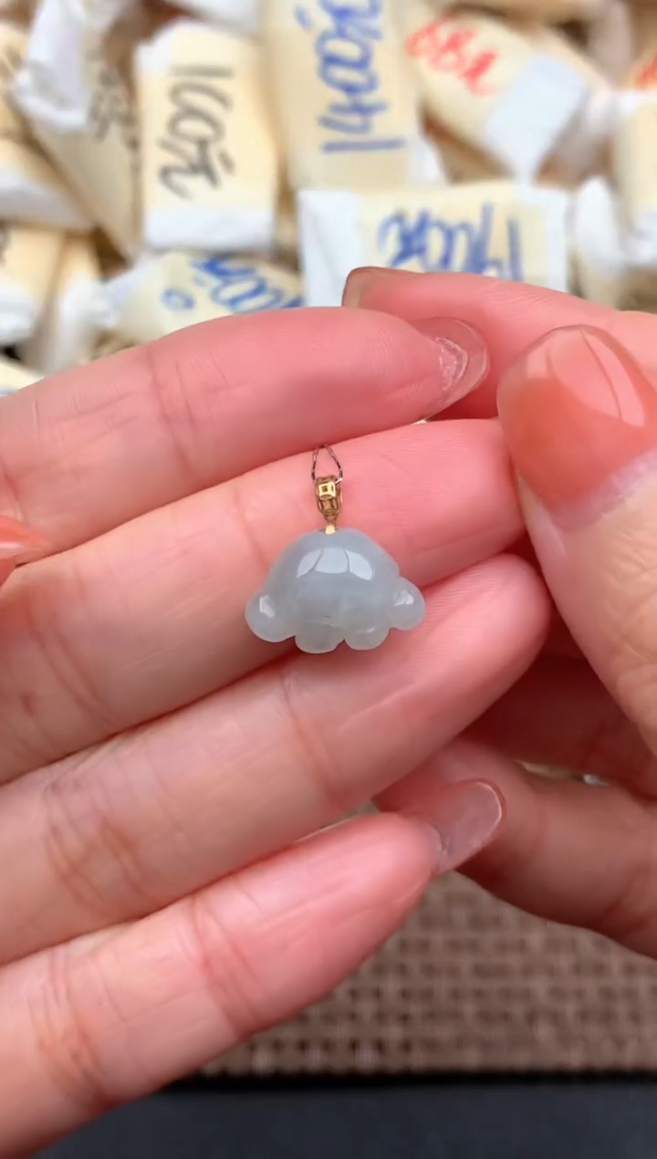 18K金镶嵌挂件翡翠1