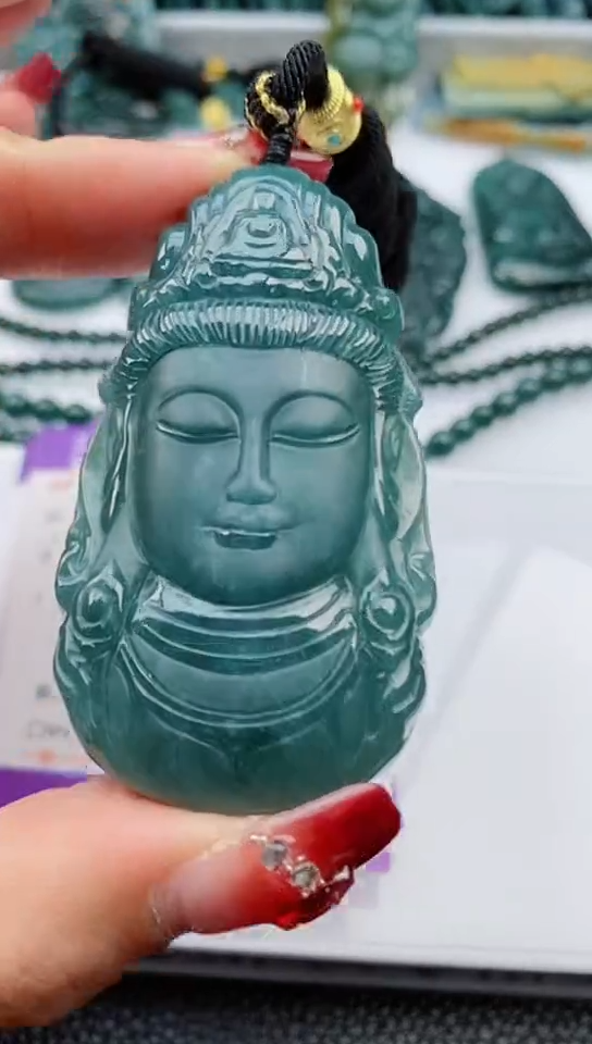 【闪购商品】翡翠颈饰未镶嵌             