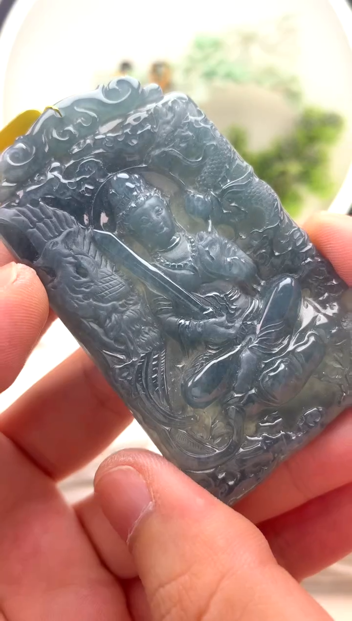 颈饰未镶嵌翡翠虚空藏