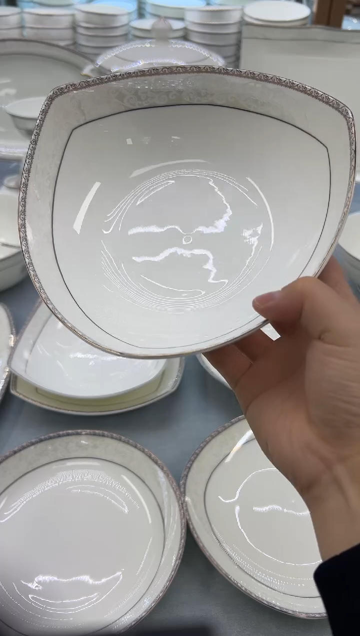 骨瓷玲珑8三角2个  