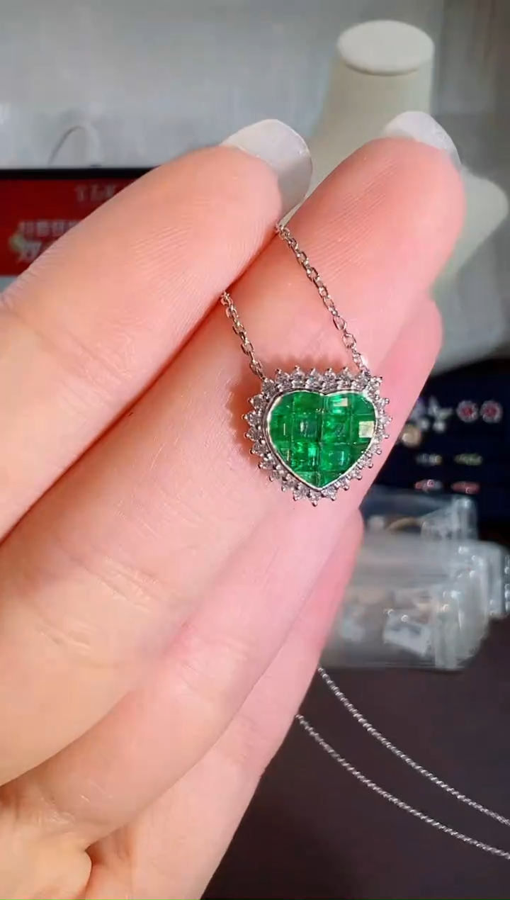 颈饰18K金镶嵌祖母绿WG1542#-W#83