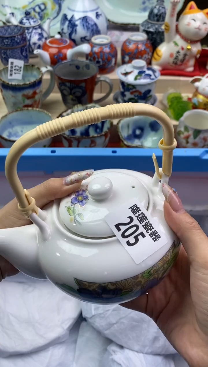 【闪购商品】瓷片隆莲瓷器欢迎大家