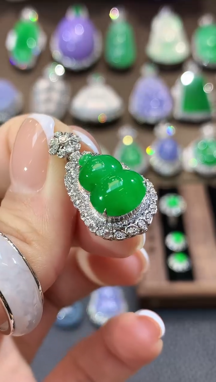 吊坠(不含链)18K金镶嵌翡翠C43