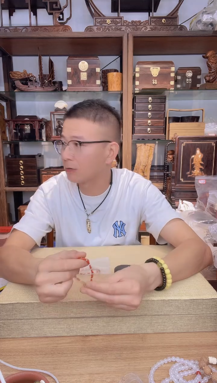 乌木类书架插***虎205一物一拍  随形手链（带证）