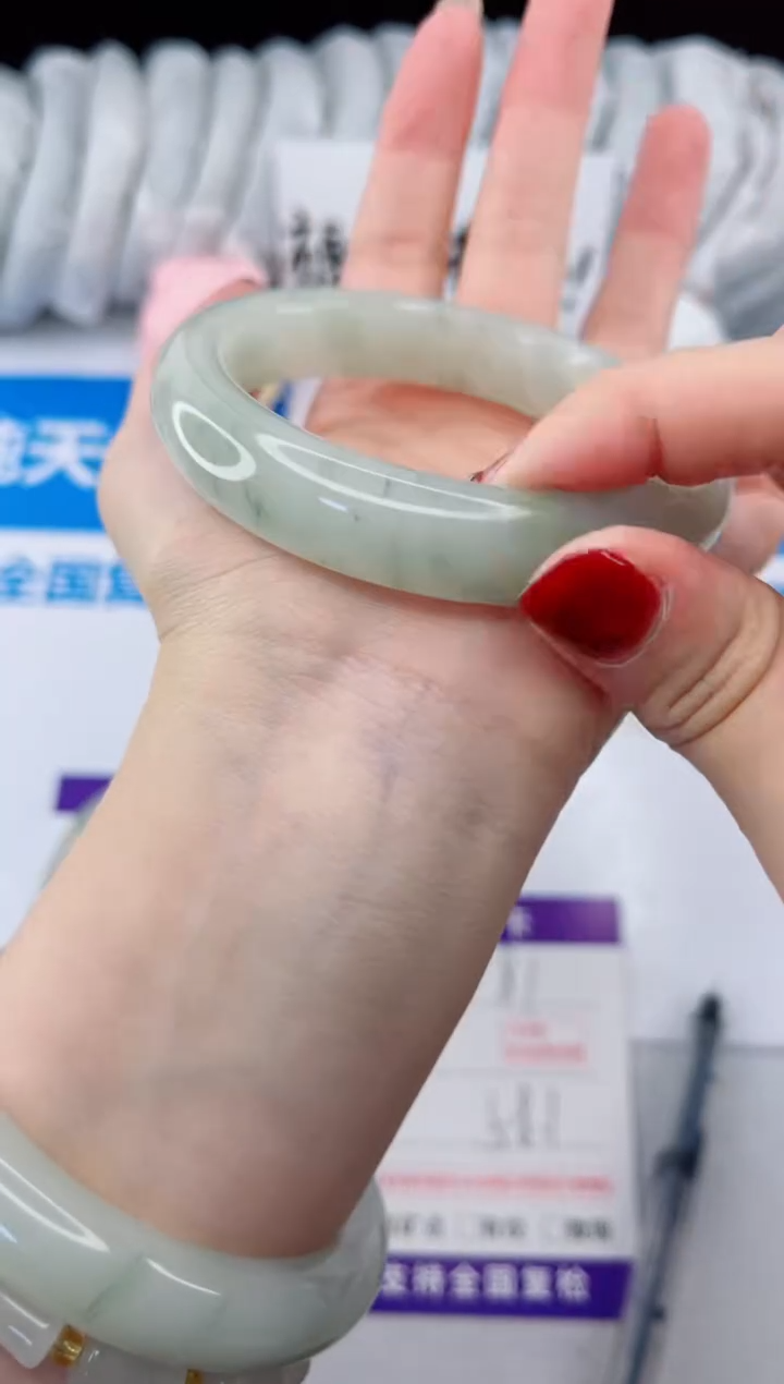 【闪购商品】石英质玉手镯合金81-58.1