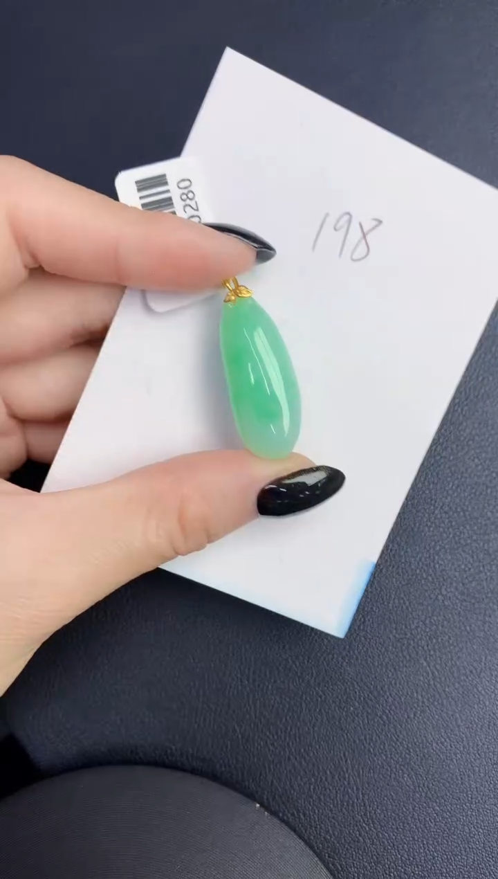 【闪购商品】翡翠颈饰18K金镶嵌0000000000