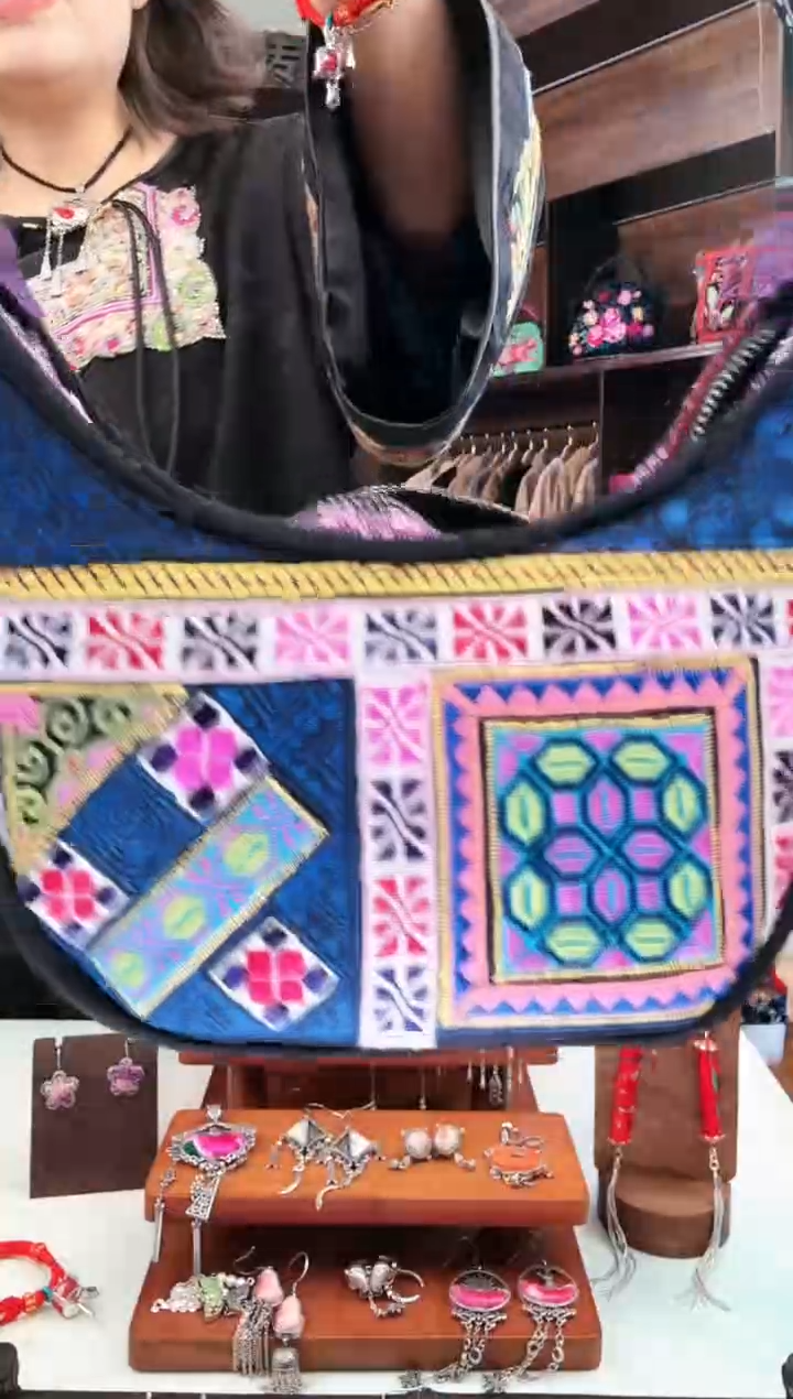 【闪购商品】织绣L11蚩梦苗族古绣