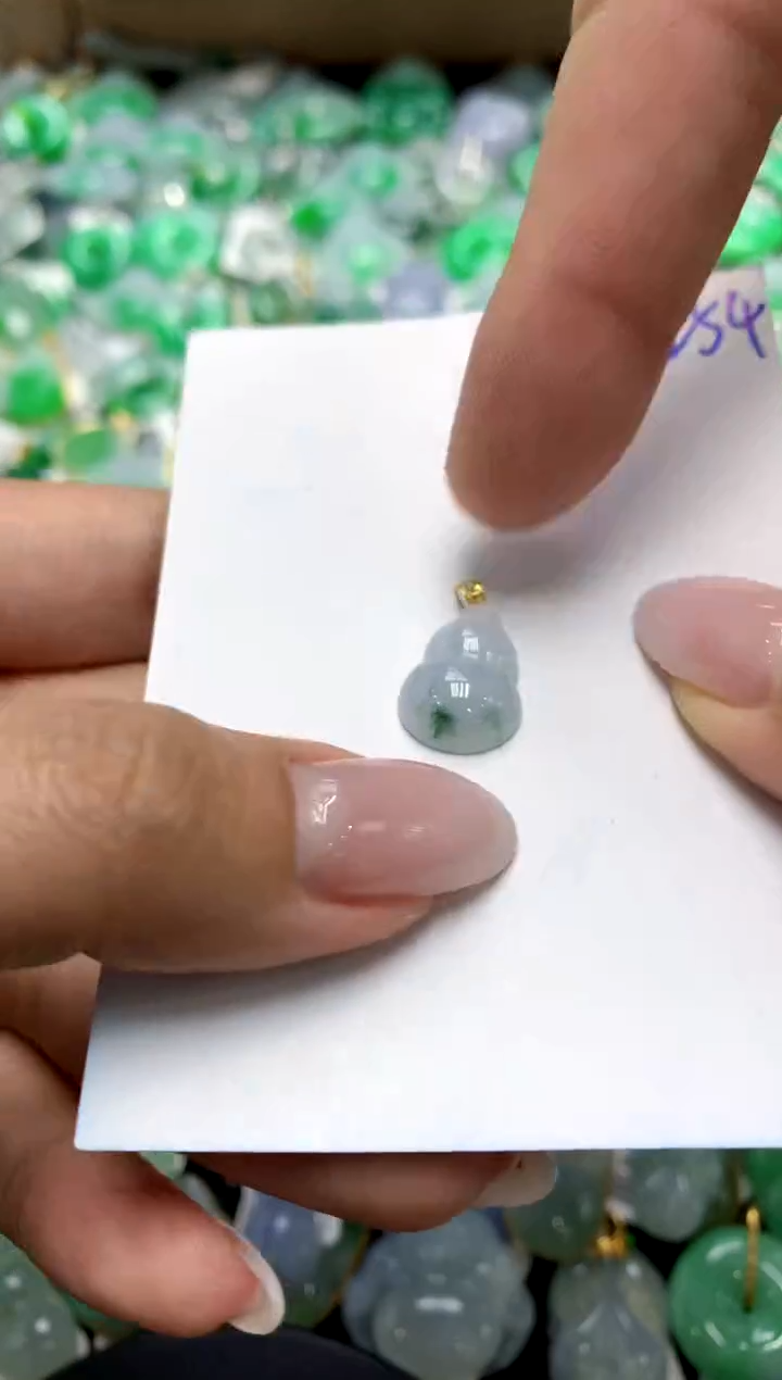 翡翠18K金镶嵌颈饰1111111111111111