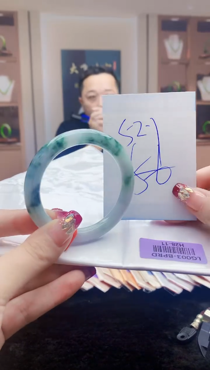 【闪购商品】翡翠手镯未镶嵌     H28-11