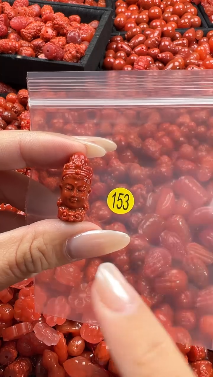 颈饰未镶嵌南红玛瑙1