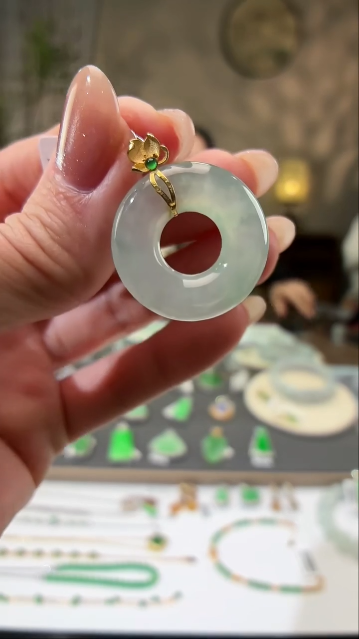 吊坠(不含链)18K金镶嵌翡翠甜甜圈