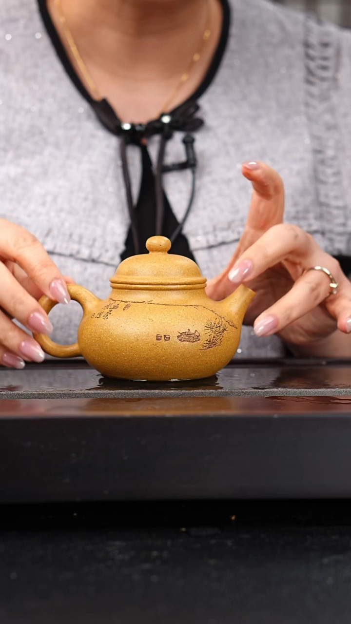 茶壶紫砂全手工金黄段刻绘容天