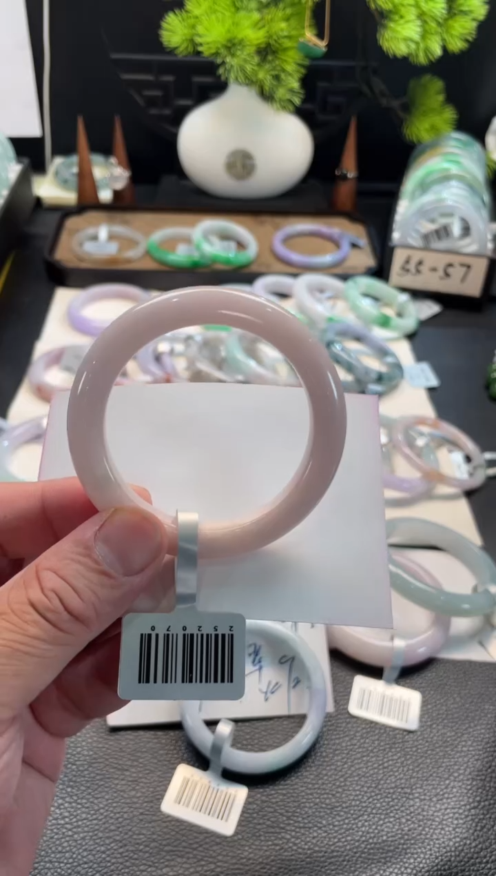 未镶嵌手镯翡翠83号链接 有纹裂 51正圈