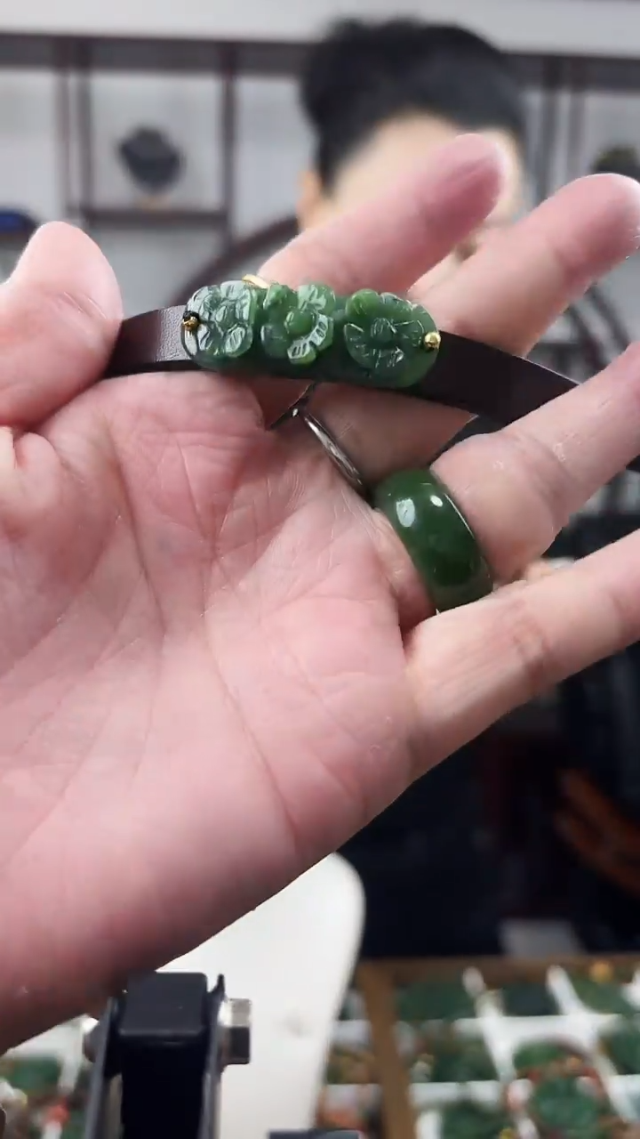 颈饰未镶嵌和田玉手牌