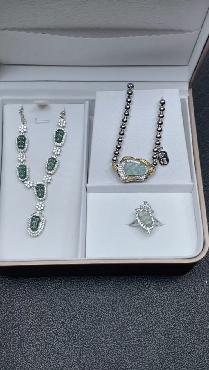 【闪购商品】翡翠颈饰未镶嵌（只发一套）x38