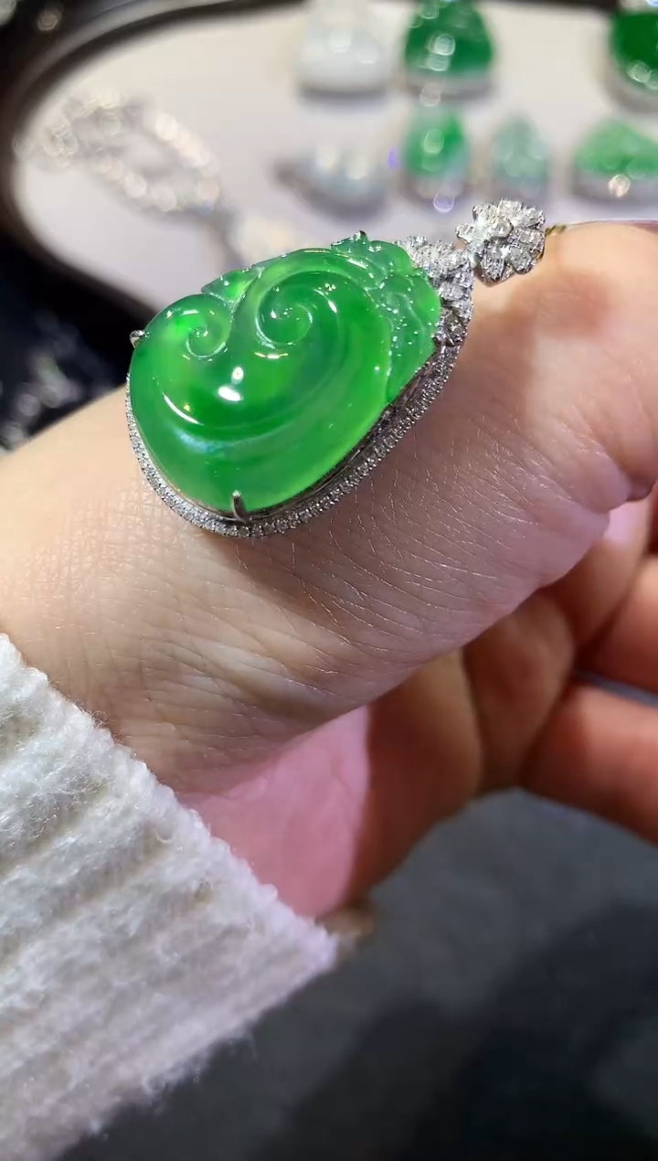 【闪购商品】翡翠吊坠(不含链)18K金镶嵌90-如意