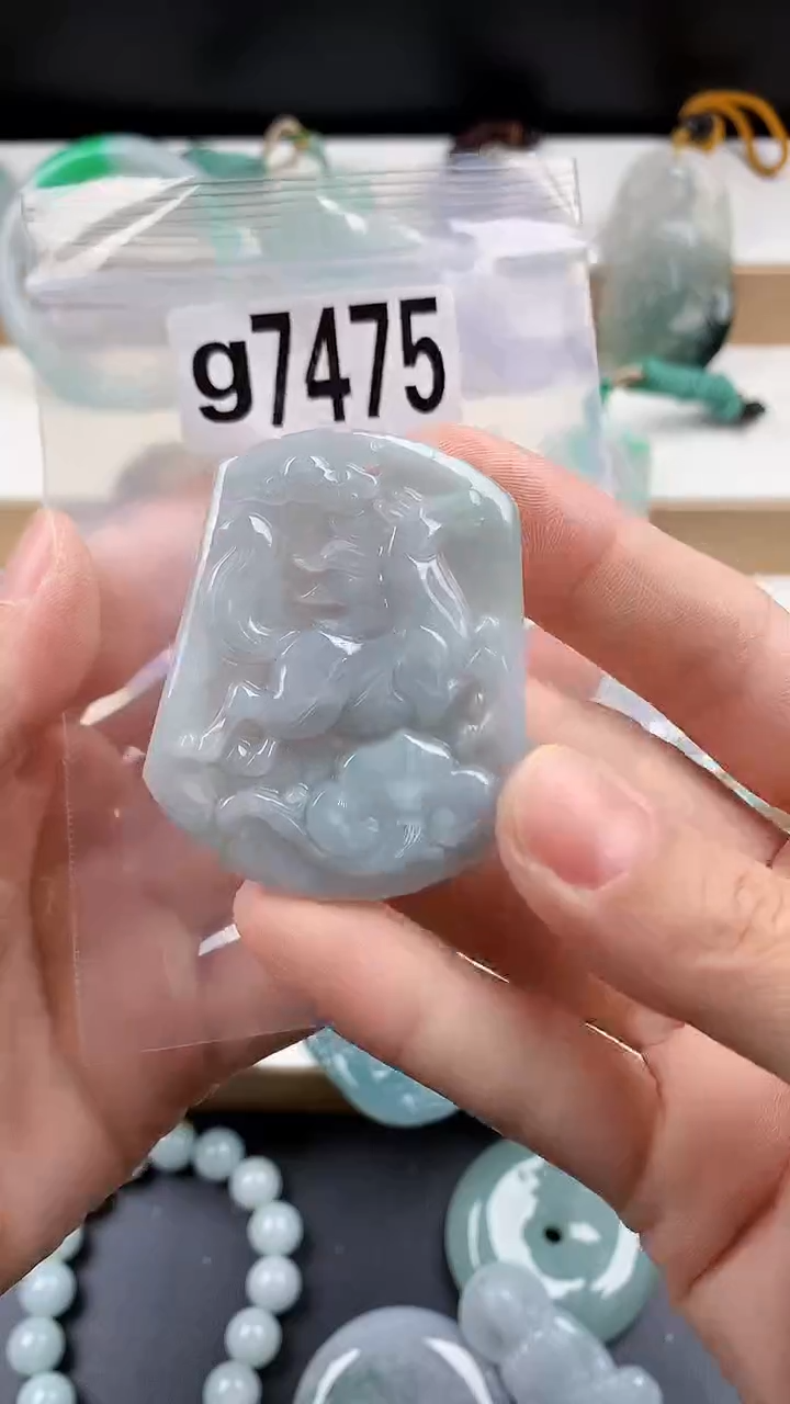 颈饰未镶嵌翡翠天然翡翠吊坠挂件
