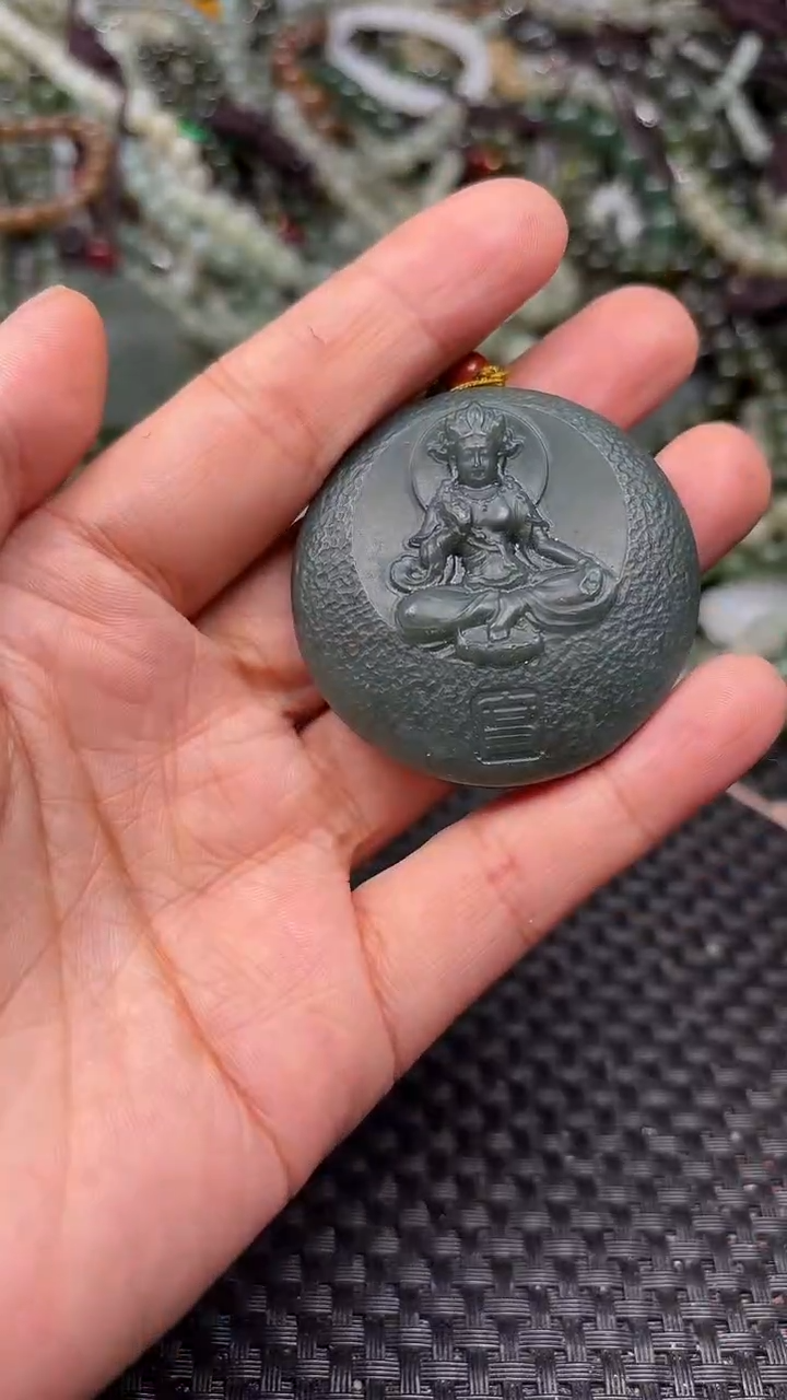 颈饰未镶嵌和田玉1