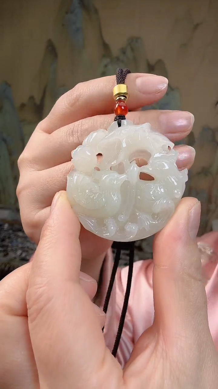 颈饰未镶嵌和田玉.