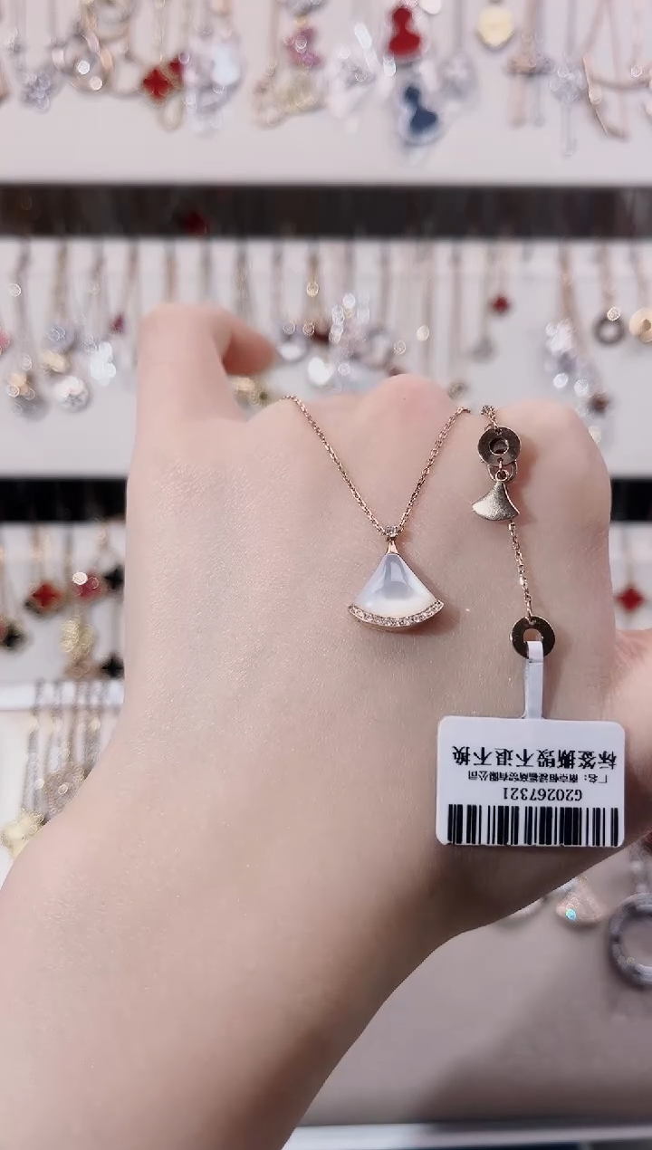 【闪购商品】钻石颈饰18K金镶嵌18K金镶嵌钻石 K玫