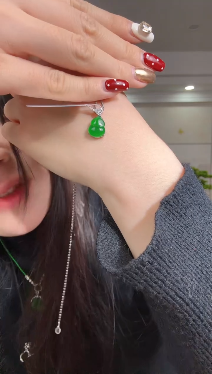 【闪购商品】翡翠吊坠(不含链)未镶嵌葫芦