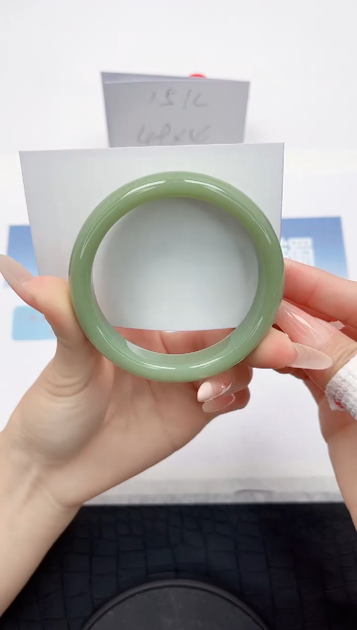 【闪购商品】石英质玉手镯未镶嵌L28-58.2