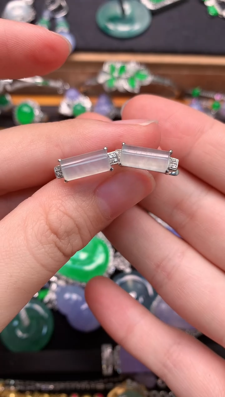 翡翠18K金镶嵌耳饰翡翠