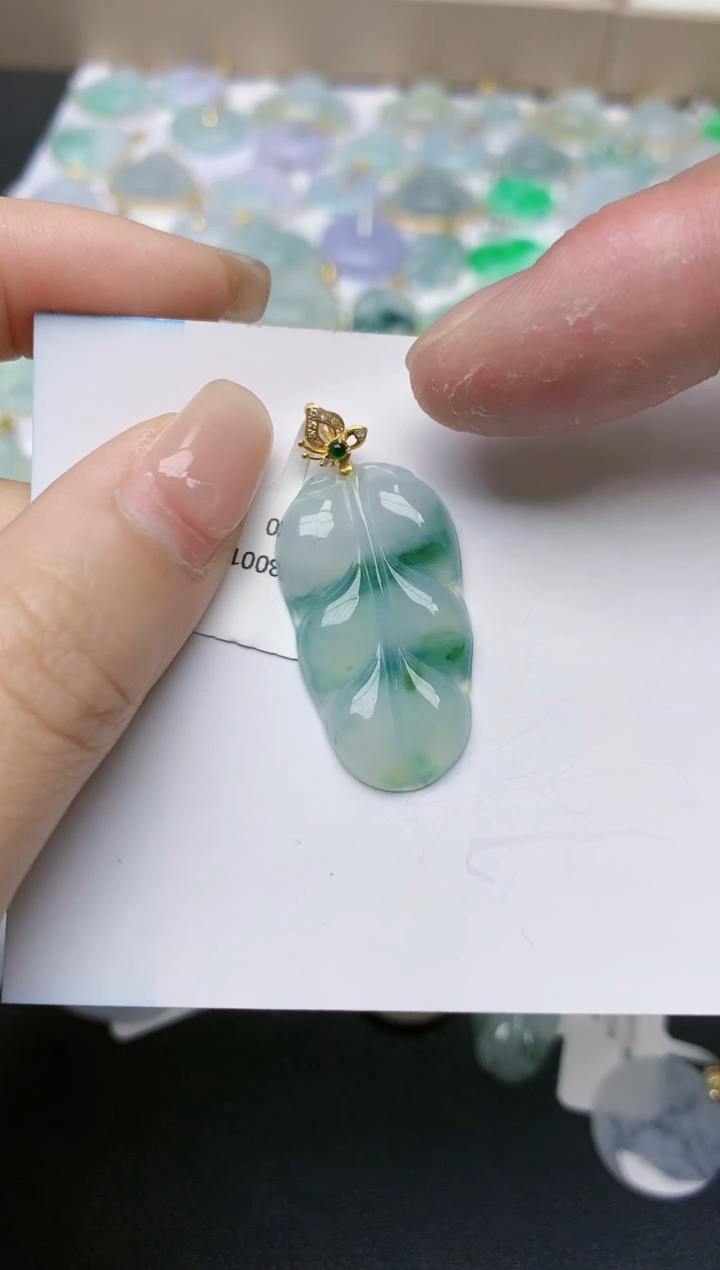 翡翠18K金镶嵌颈饰天然缅甸A货翡翠