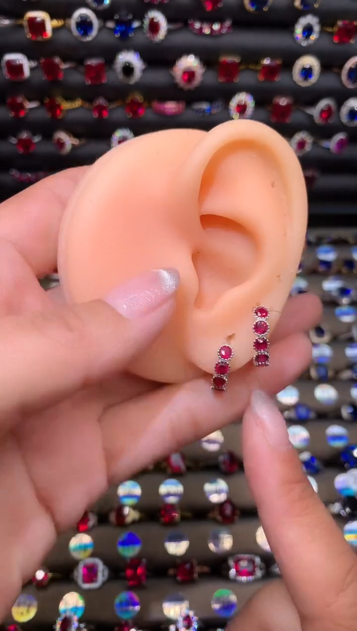 【闪购商品】红宝石耳饰银S925镶嵌白