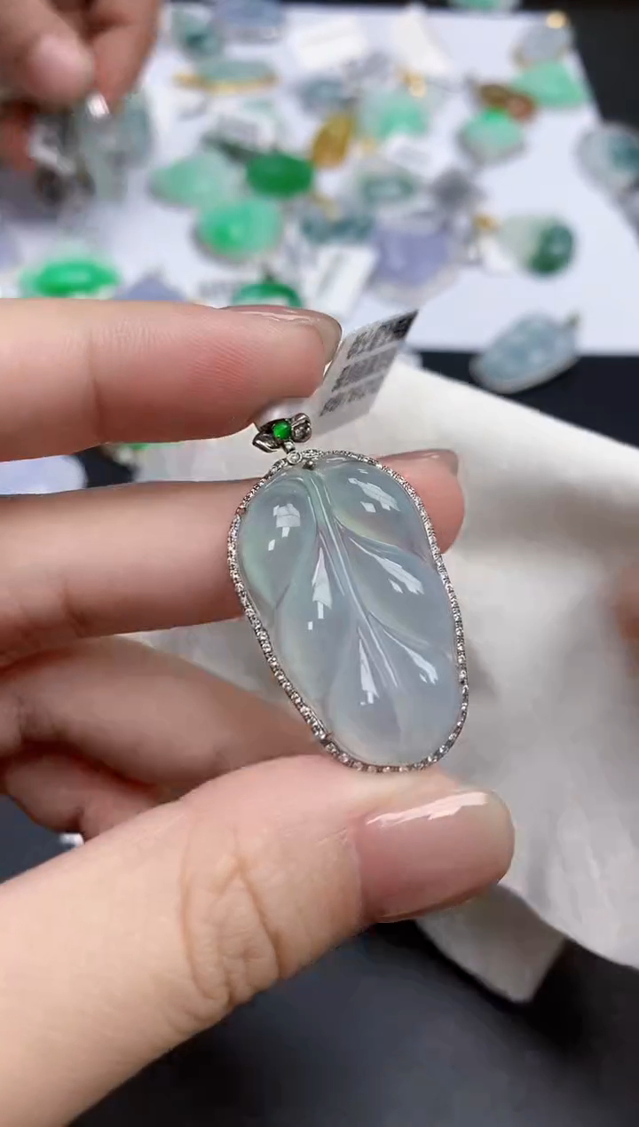 【闪购商品】翡翠颈饰18K金镶嵌天然缅甸翡翠A货